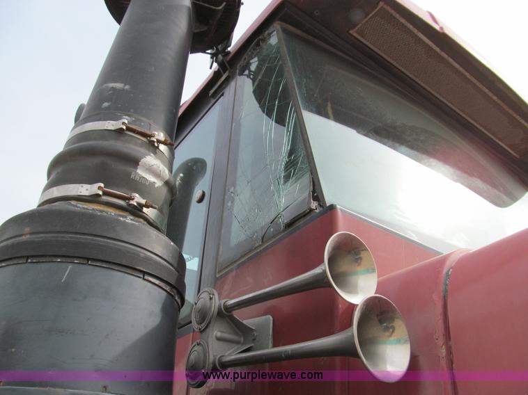 image for item E3537 2000 Case IH Titan FLX3300B dry floater truck