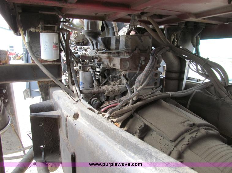 image for item E3537 2000 Case IH Titan FLX3300B dry floater truck