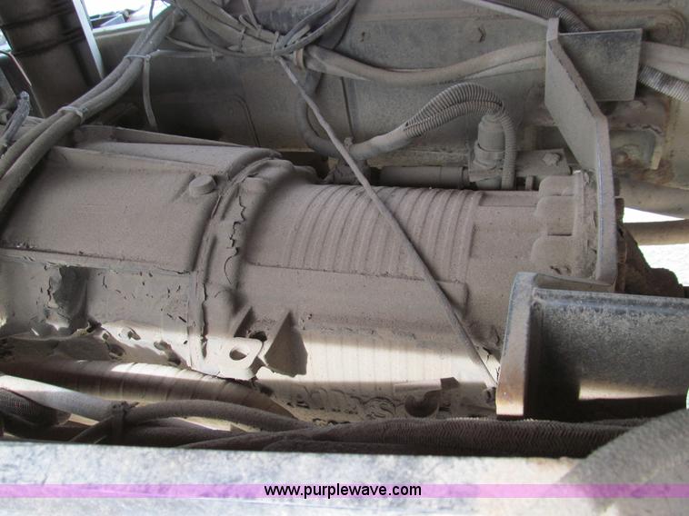 image for item E3537 2000 Case IH Titan FLX3300B dry floater truck