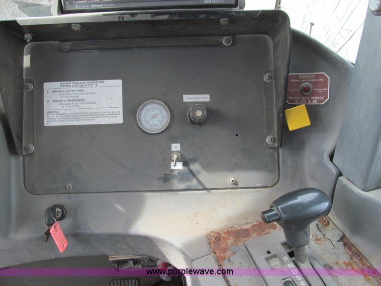 image for item E3537 2000 Case IH Titan FLX3300B dry floater truck