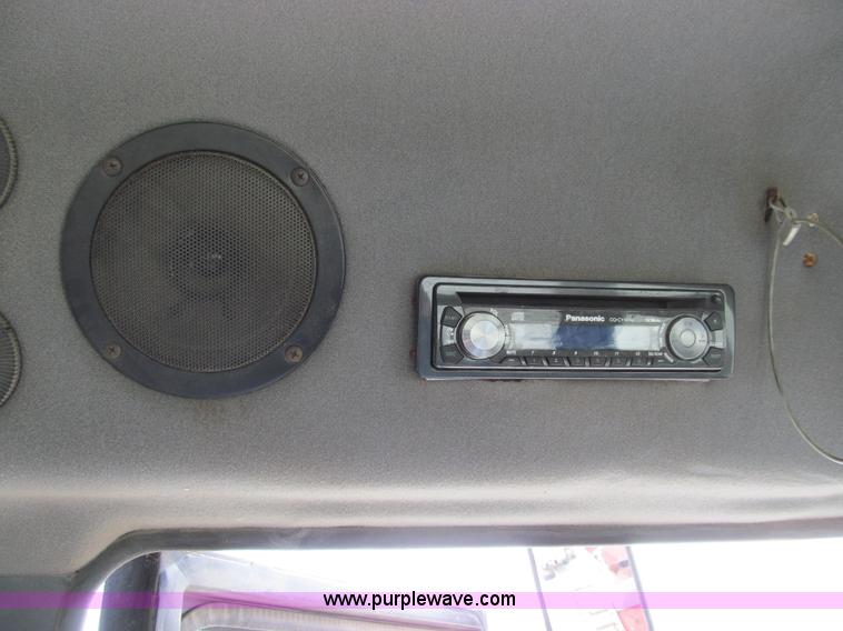 image for item E3537 2000 Case IH Titan FLX3300B dry floater truck