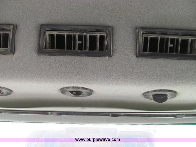 image for item E3537 2000 Case IH Titan FLX3300B dry floater truck