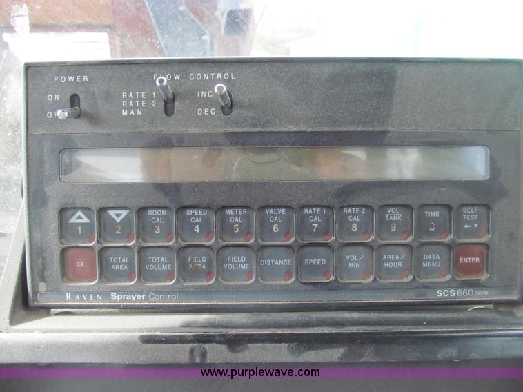 image for item E3537 2000 Case IH Titan FLX3300B dry floater truck