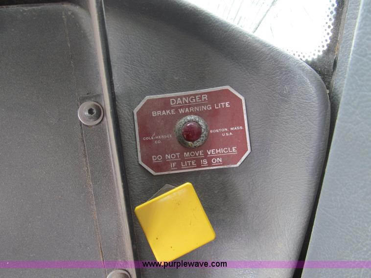 image for item E3537 2000 Case IH Titan FLX3300B dry floater truck