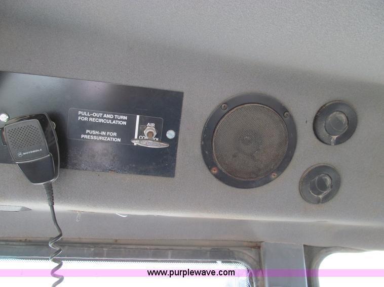 image for item E3537 2000 Case IH Titan FLX3300B dry floater truck