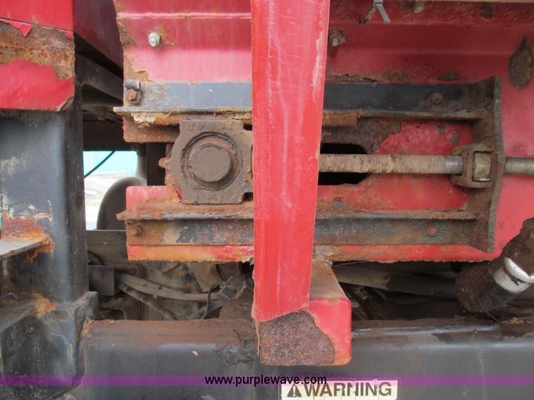 image for item E3537 2000 Case IH Titan FLX3300B dry floater truck