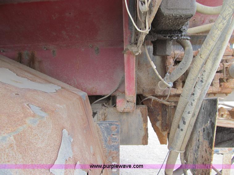 image for item E3537 2000 Case IH Titan FLX3300B dry floater truck