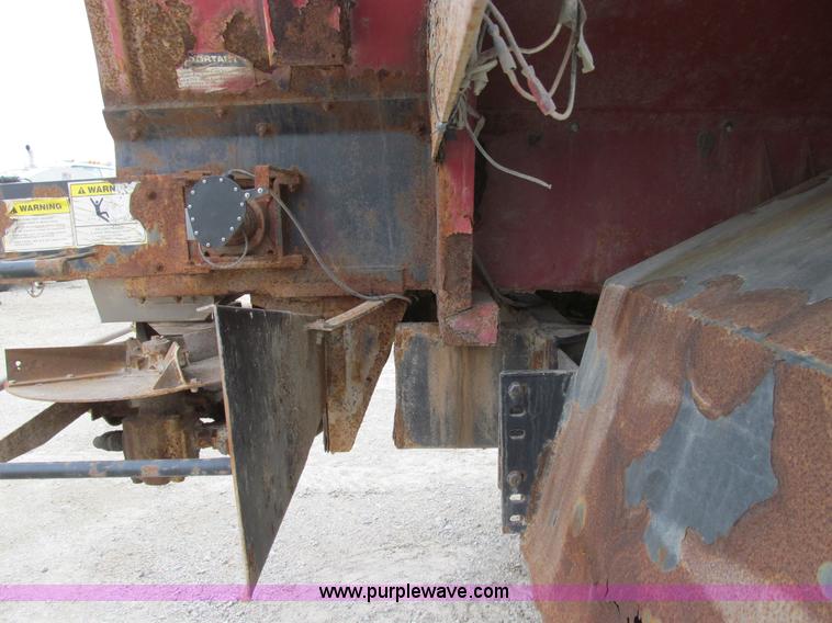 image for item E3537 2000 Case IH Titan FLX3300B dry floater truck