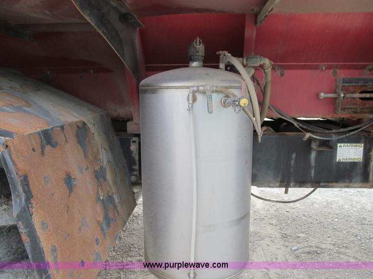 image for item E3537 2000 Case IH Titan FLX3300B dry floater truck