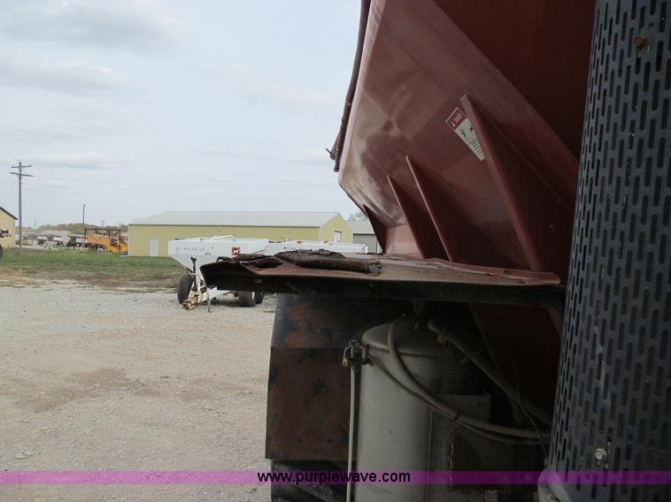 image for item E3537 2000 Case IH Titan FLX3300B dry floater truck