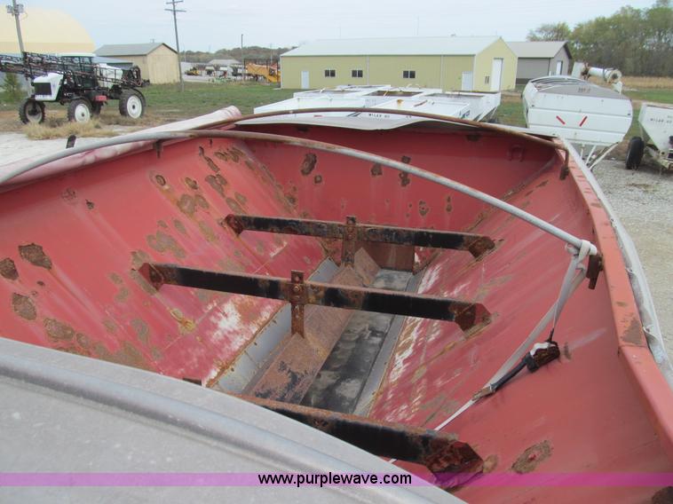 image for item E3537 2000 Case IH Titan FLX3300B dry floater truck