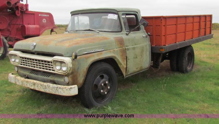 image for item E8092 1958 Ford F500 pickup truck