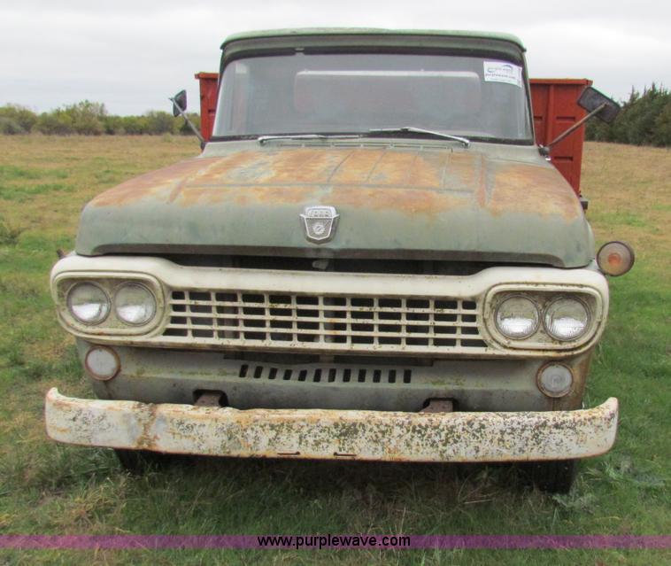 image for item E8092 1958 Ford F500 pickup truck