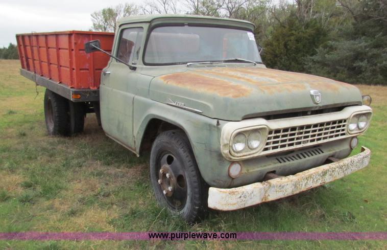 image for item E8092 1958 Ford F500 pickup truck