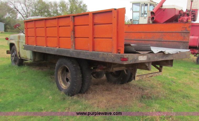 image for item E8092 1958 Ford F500 pickup truck