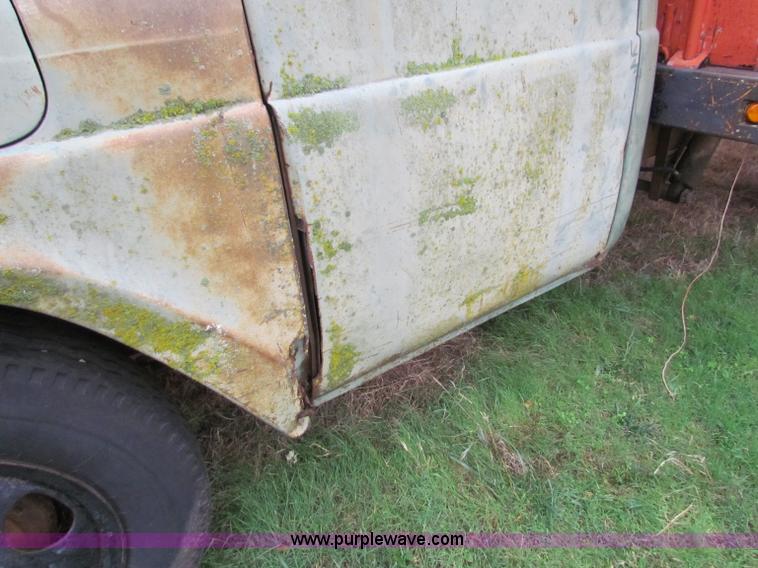 image for item E8092 1958 Ford F500 pickup truck