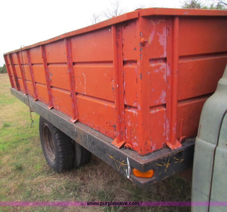 image for item E8092 1958 Ford F500 pickup truck