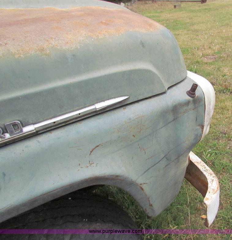 image for item E8092 1958 Ford F500 pickup truck