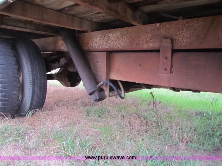 image for item E8092 1958 Ford F500 pickup truck