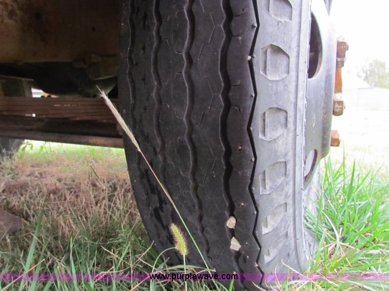 image for item E8092 1958 Ford F500 pickup truck