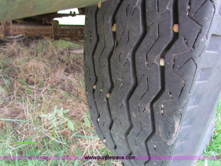 image for item E8092 1958 Ford F500 pickup truck