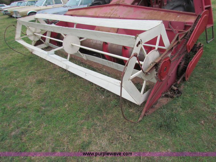image for item E8093 McCormick International Harvester 101 combine