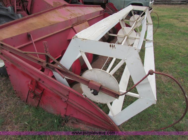 image for item E8093 McCormick International Harvester 101 combine