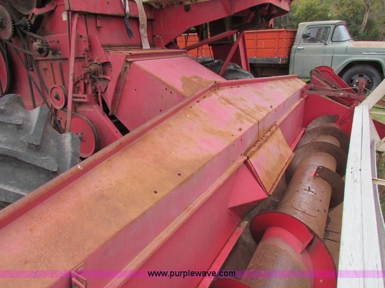 image for item E8093 McCormick International Harvester 101 combine
