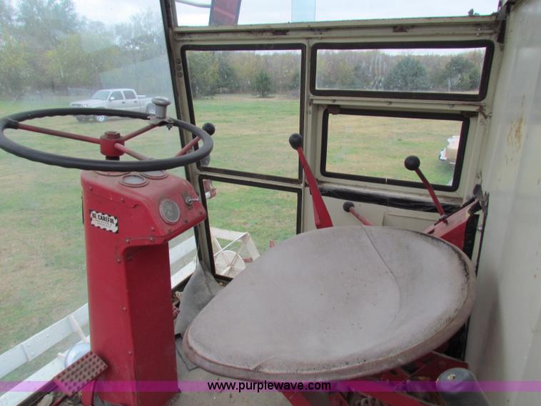 image for item E8093 McCormick International Harvester 101 combine