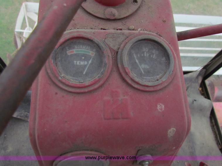 image for item E8093 McCormick International Harvester 101 combine