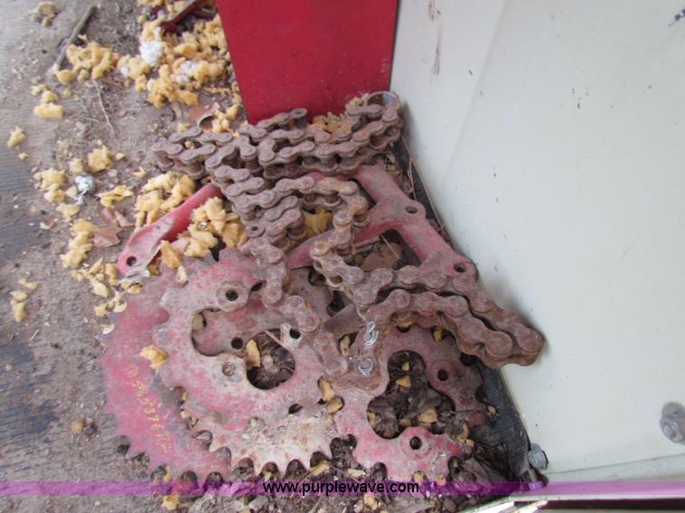 image for item E8093 McCormick International Harvester 101 combine