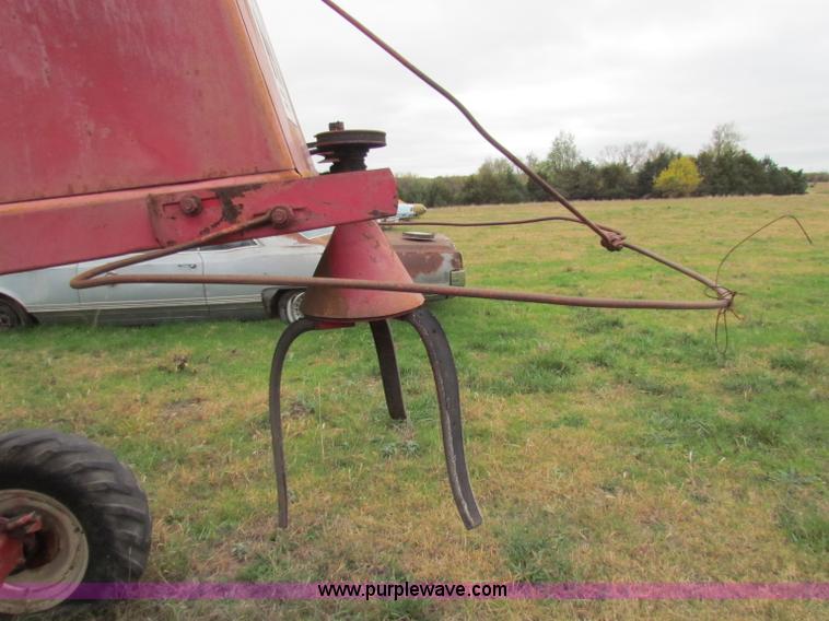 image for item E8093 McCormick International Harvester 101 combine