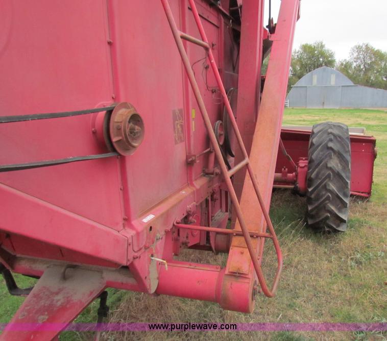 image for item E8093 McCormick International Harvester 101 combine