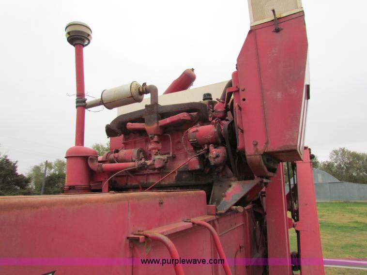 image for item E8093 McCormick International Harvester 101 combine