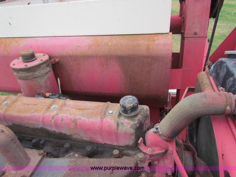 image for item E8093 McCormick International Harvester 101 combine