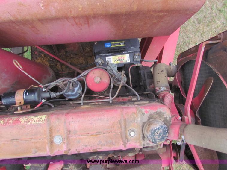 image for item E8093 McCormick International Harvester 101 combine