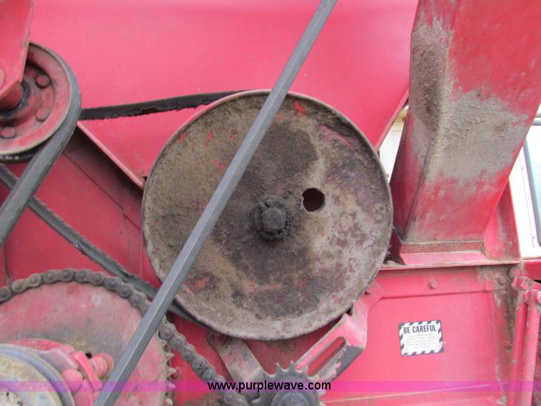 image for item E8093 McCormick International Harvester 101 combine