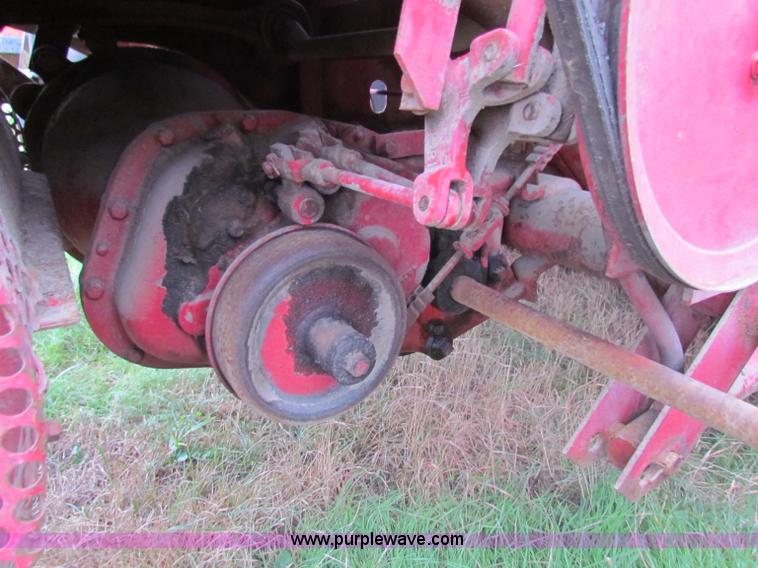 image for item E8093 McCormick International Harvester 101 combine