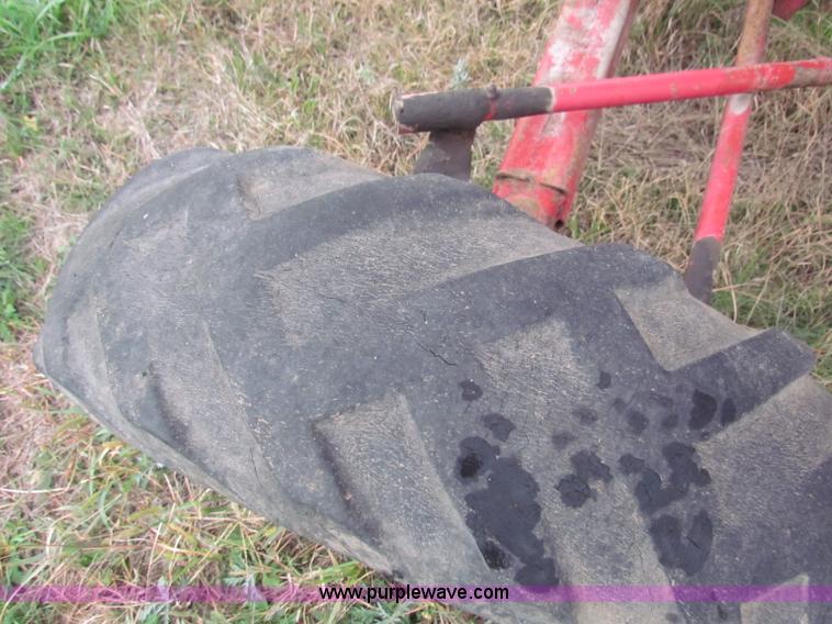 image for item E8093 McCormick International Harvester 101 combine