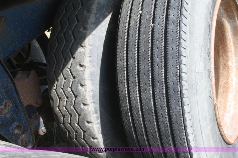 image for item F2523 1979 Timpte 40' double hopper bottom grain trailer