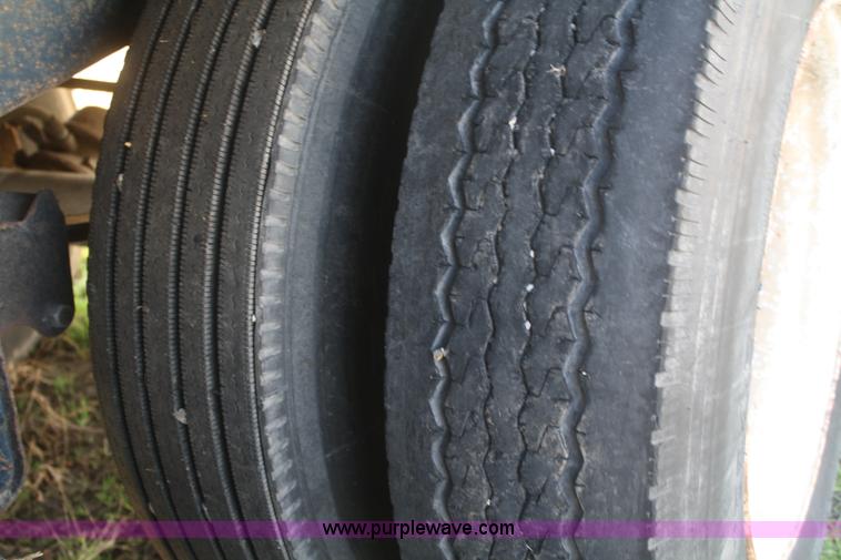 image for item F2523 1979 Timpte 40' double hopper bottom grain trailer