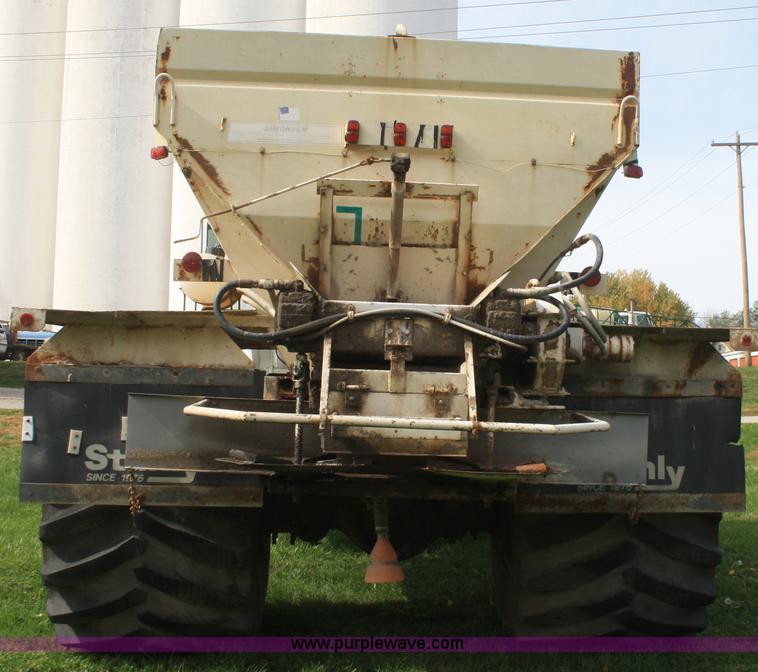 image for item F2696 1995 Ford LN8000 spreader truck