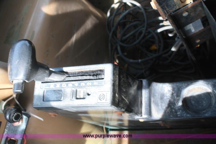 image for item F2696 1995 Ford LN8000 spreader truck