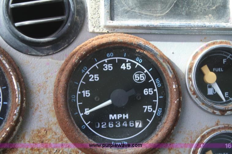 image for item F2696 1995 Ford LN8000 spreader truck