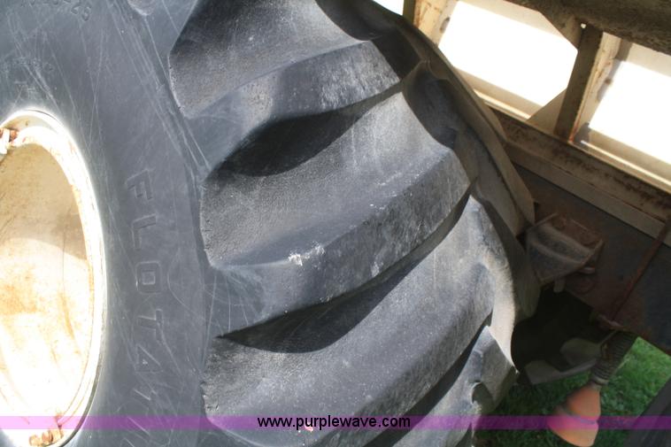 image for item F2696 1995 Ford LN8000 spreader truck