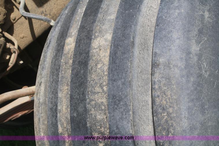 image for item F2696 1995 Ford LN8000 spreader truck