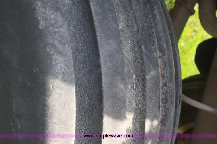 image for item F2696 1995 Ford LN8000 spreader truck