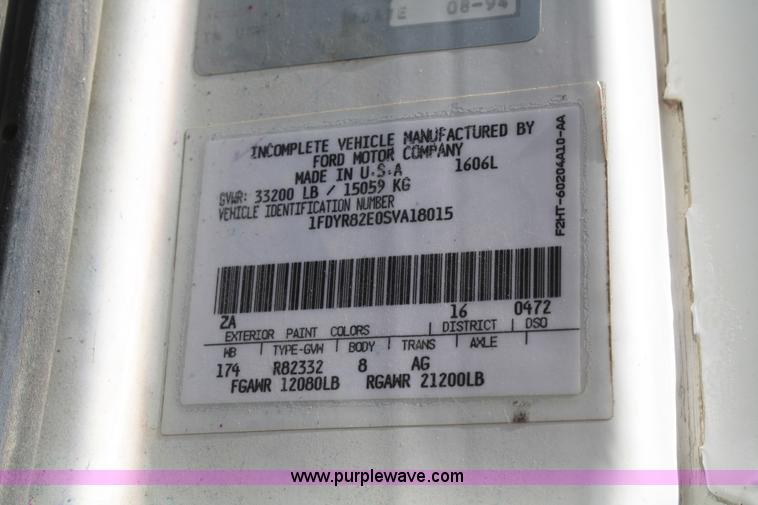 image for item F2696 1995 Ford LN8000 spreader truck