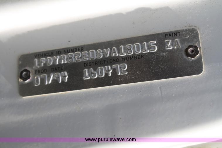 image for item F2696 1995 Ford LN8000 spreader truck