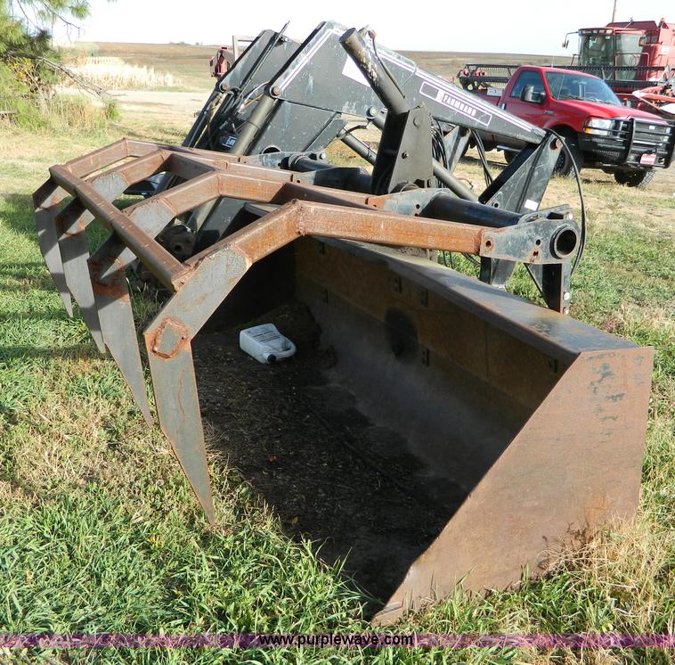 image for item G7532 Farmhand XL1140 loader